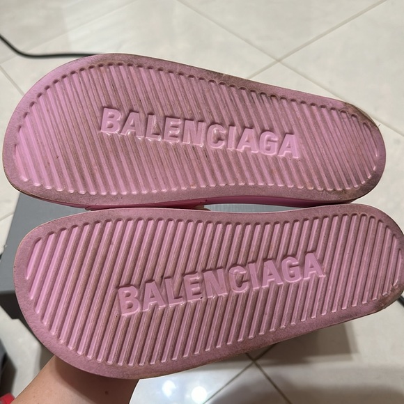 100% Authentic Balenciaga Pool Slides - Picture 5 of 9